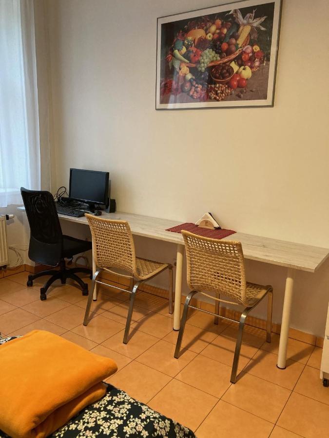 Aparthotel City 5 Praga Esterno foto